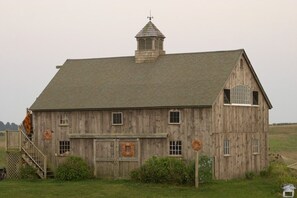 A closer view of the barn