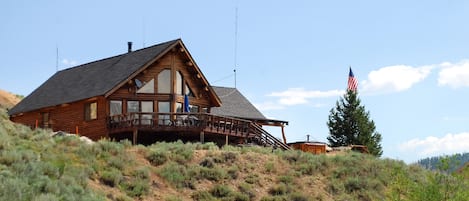 Stanley House - Front View with Picture Windows Overlooking Sawtooth Mountains 