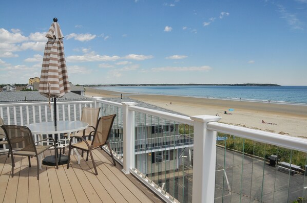 third floor balcony