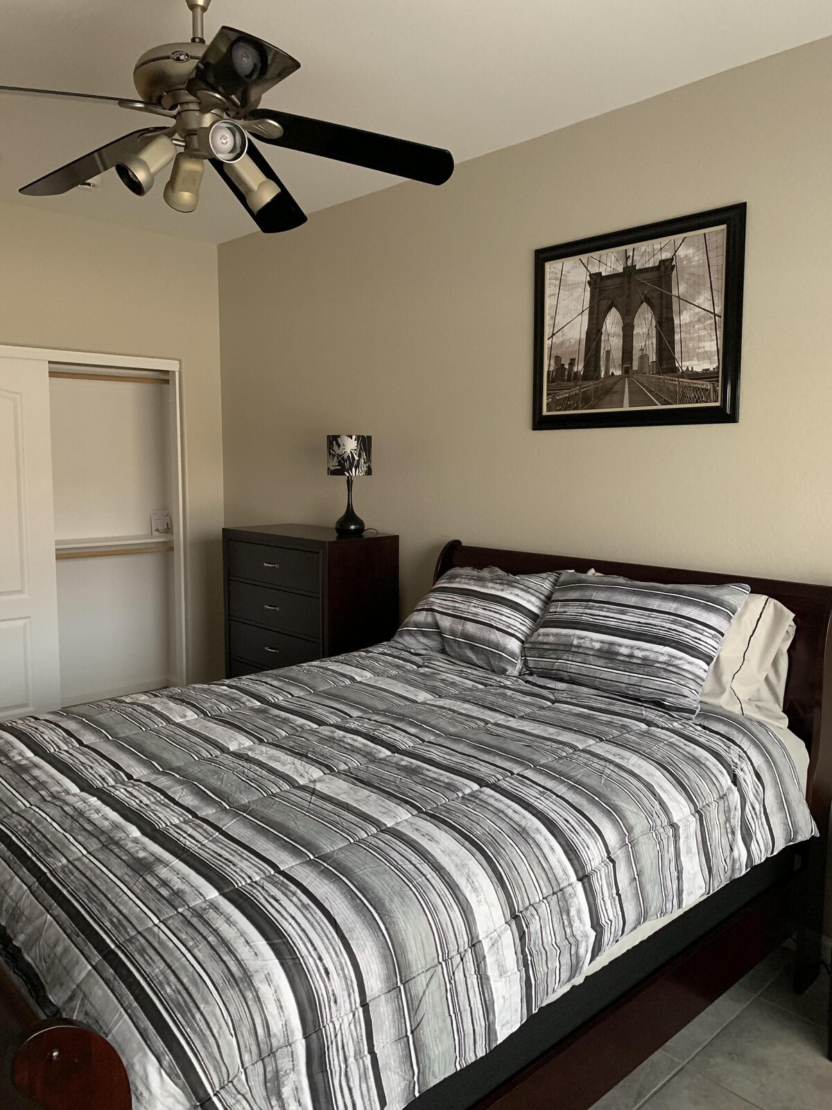 Newly updated 5 Bedroom home with private heated pool in Mesa