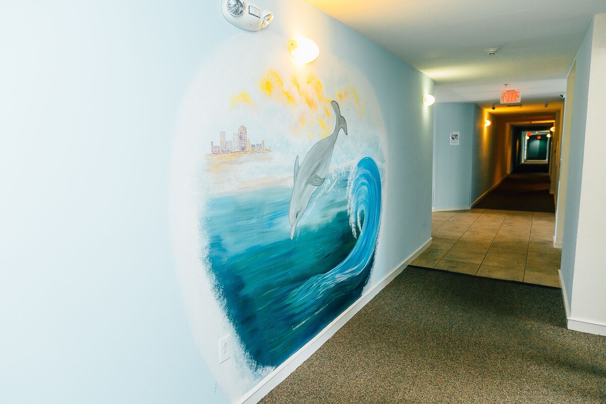 Beautiful Luxury Condo, Best Location at Va Beach Oceanfront
