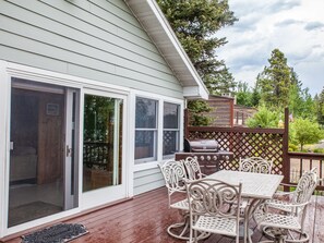 Large deck, Bar-b-q