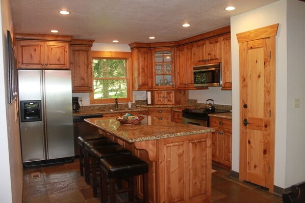 Fully Stocked Kitchen at 180 PayDay