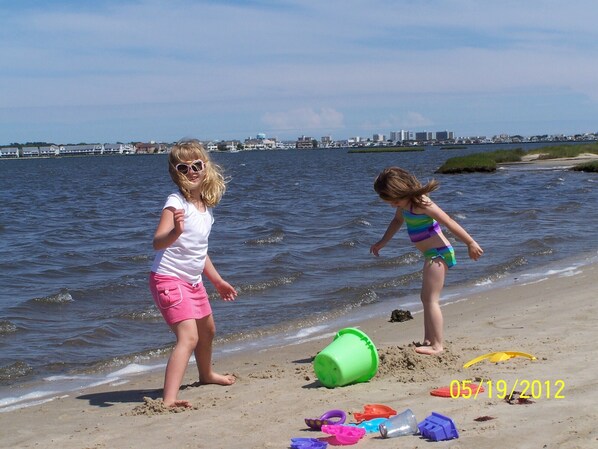 This little stretch of bayside beach is just 1 mile - easy walk - bike - drive