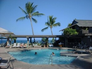 Kanaloa Oceanfront Pool