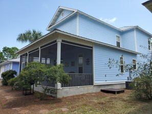 Back of the house, outdoor side shower