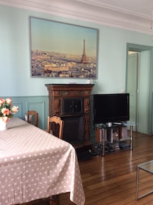 'Chez Pierre': Live like a Parisian!