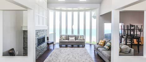 Vaulted front room with beautiful view