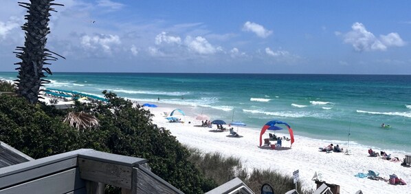 no worries about beach access here at beachside 15