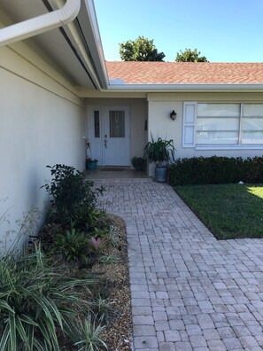 Keypad entryway 