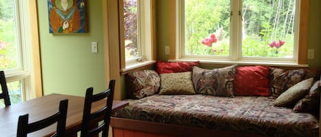 window seat in kitchen dining area