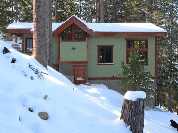 Craftsman cottage on the hillside with views and privacy