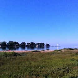 Courtesy residential use access currently allowed across waterfront lot behind *