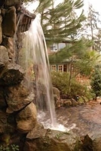 Alexander Valley Lodge - Pool, Jacuzzi, Waterfall, Tiki Bar-695/nt last min deal