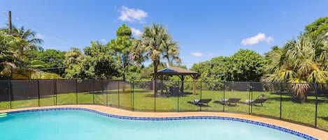 Paradise Vacation: Pool, Gazebo