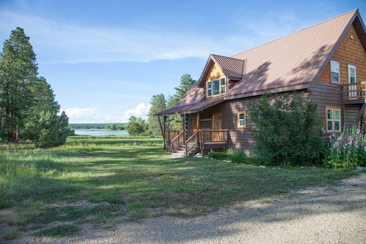 Summit Lake Cabin Near Mesa Verde National Park, Durango, and skiing