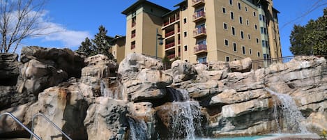 Welcome To RiverStone Resort & Spa!