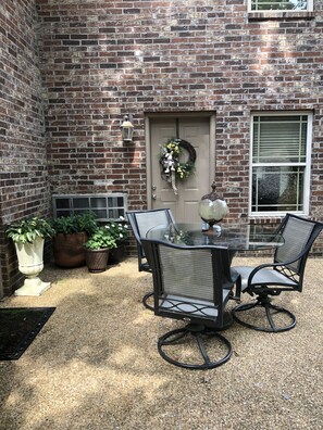 ENTRYWAY FROM PATIO TO APARTMENT