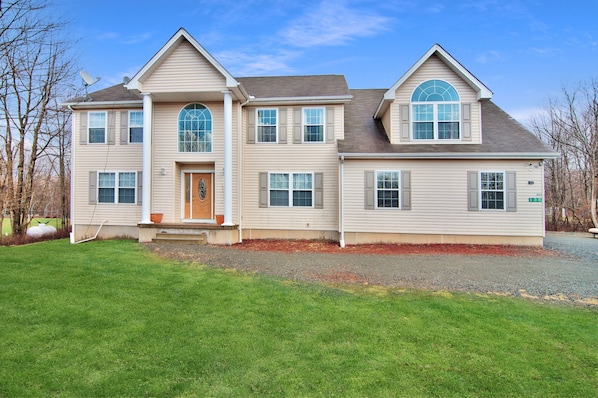 Beautiful 4,000+ square foot house with long driveway