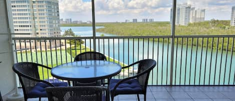 Direct View Of The Bay Channel, Gulf Of Mexico and Boat Watching!
