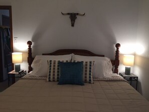 Master room with King Bed