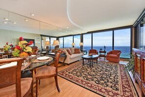 Mahana 1008 living room 1