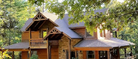 Beautiful Log Sided Cabin with Wrap Around Decks