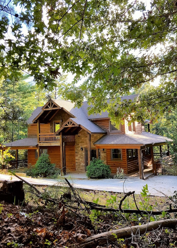 Beautiful Log Sided Cabin with Wrap Around Decks