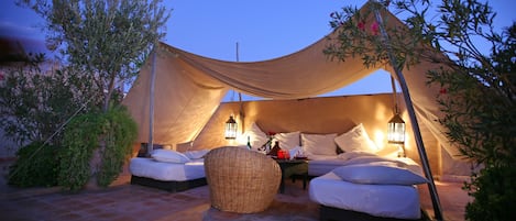 The white tent on the roof top terrace at Riad O2