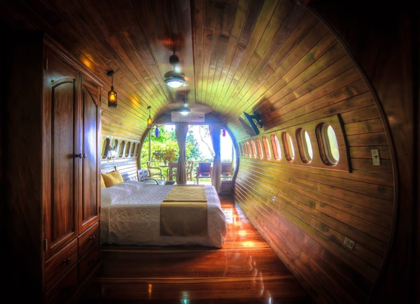 Private Cockpit hideaway for a couple , not quite a Mile High 