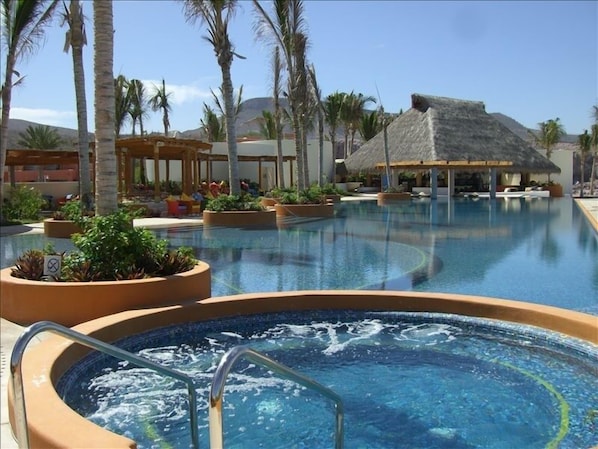 Marina Costa Baja Private Beach Club, Jacuzzi, Gym and Beach Restaurant