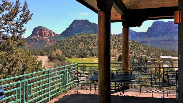 outdoor dining area on main floor