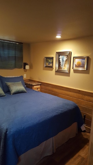 2nd bedroom with Queen Size Bed