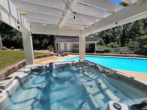 Relax away in our HotTub (open all year round)