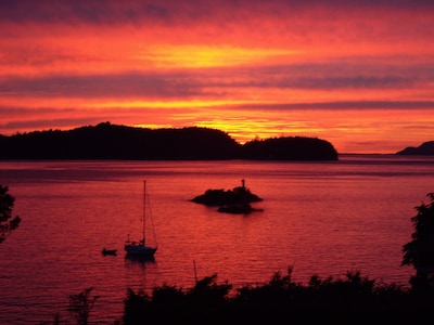 Oceanfront Cottage with Private Beach Access & Awesome Sunsets