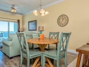 The dining area seats 7 with plenty of room around the table for family games