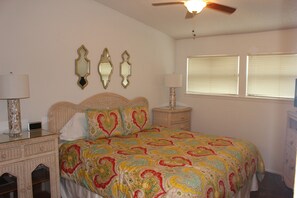 master bedroom with ceiling fan