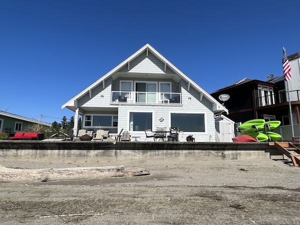 Welcome to The Beach House! 

View of the house from the beach.