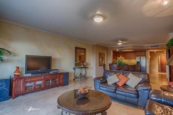 Spacious 
Living room
