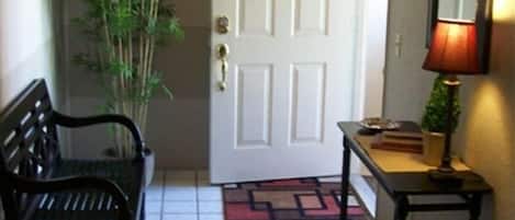 Entrance (keyless entry)