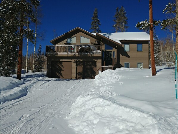 Enter mud room through garage,  backs to forest yet close to town, outlets, ski 