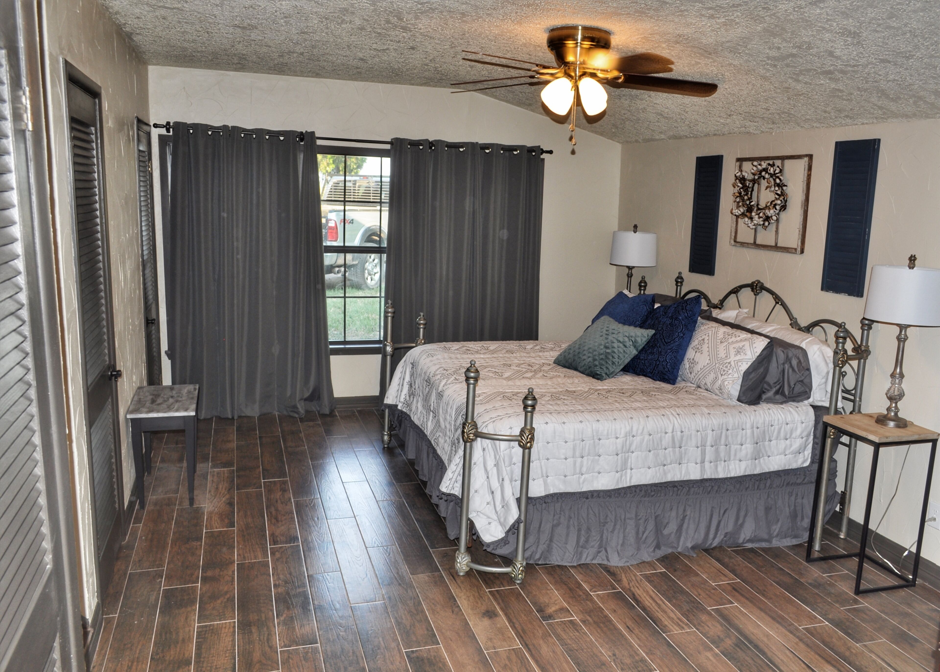 Farmhouse 262 Country Escape! - Burleson County | Vrbo