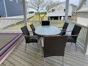 First floor deck with dining table 