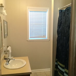 Bathroom with tub/shower