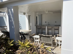 Outdoor Bar and Lounge