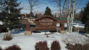 Lakeside Village - Closet lodging to Snowbasin