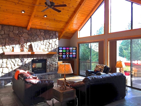 Spacious living area open to entire floor. Smart TV Bose Soundbar & Fireplace
