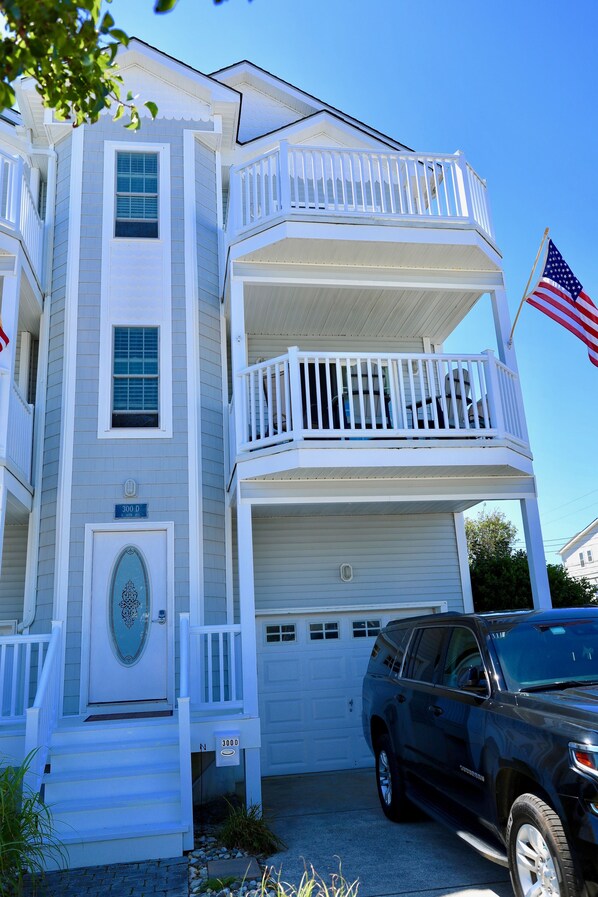 Front View of house - Keyless/Keypad entry