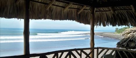 Living room view (A Surfers Dream !!!)