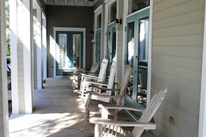 Welcome to Mint 4 Fun! Enjoy rocking & relaxing on the front porch